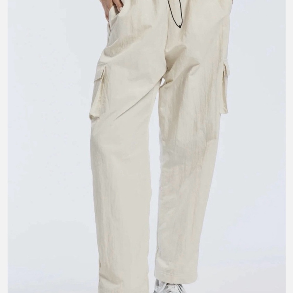 NWT Nike Cargo Pants